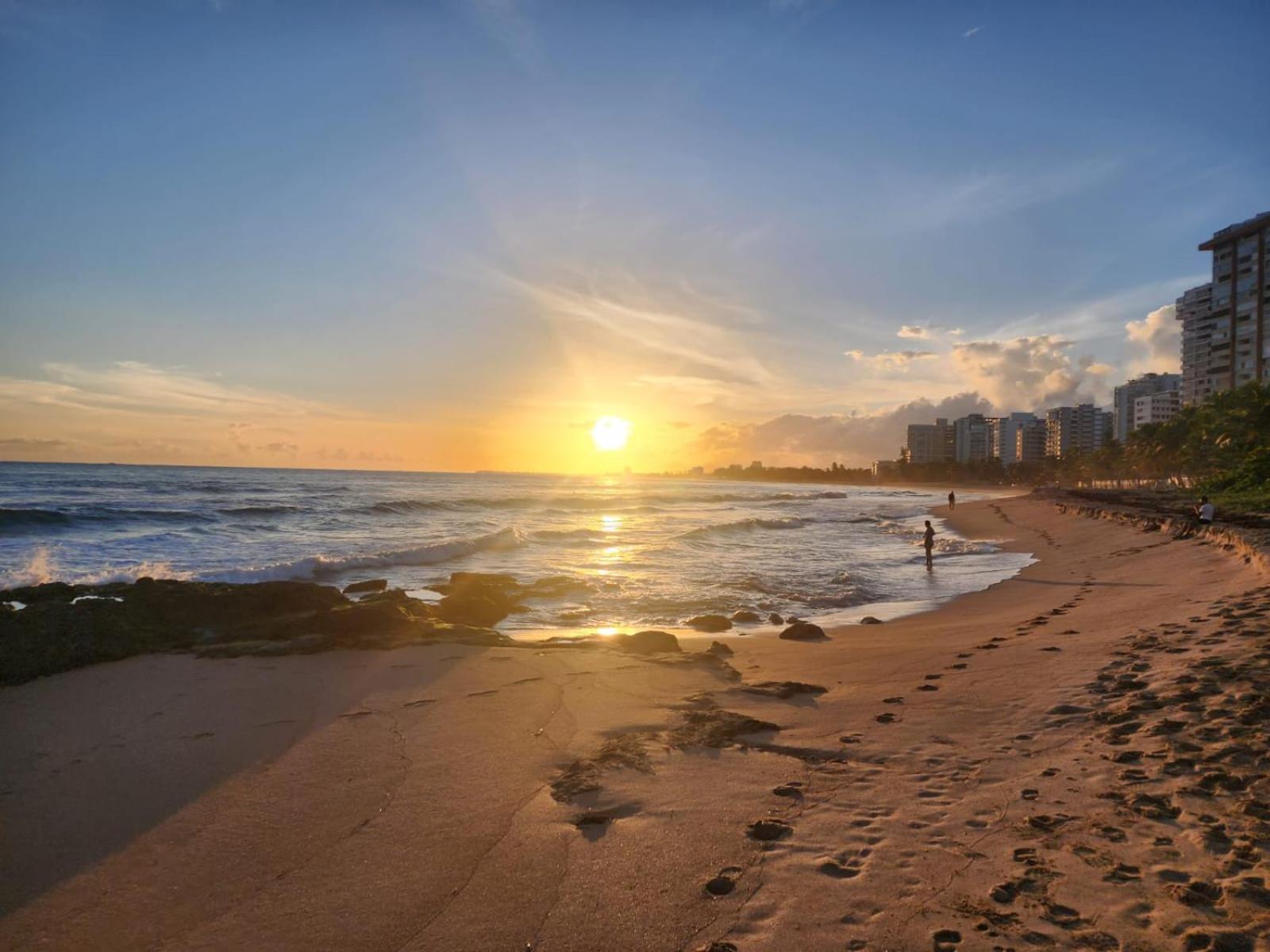 Stunning 3-bedroom Beachside Apartment