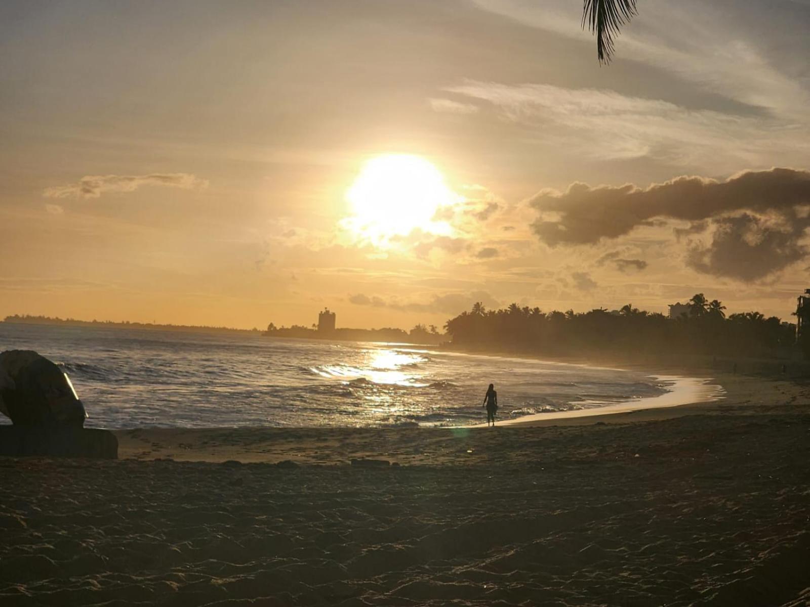 Stunning 3-bedroom Beachside Apartamento San Juan